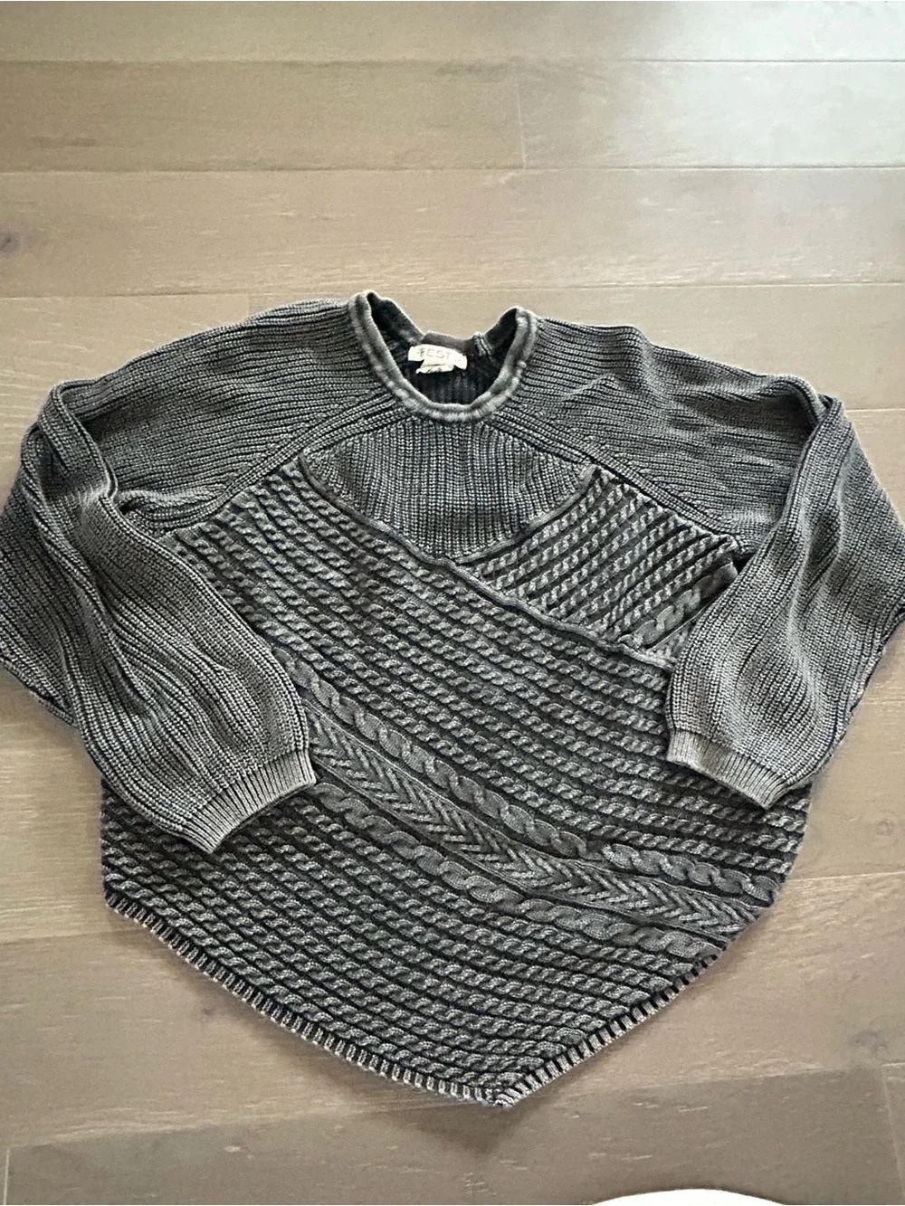 Festi | Crewneck Cable Knit Sweater in Charcoal Gray